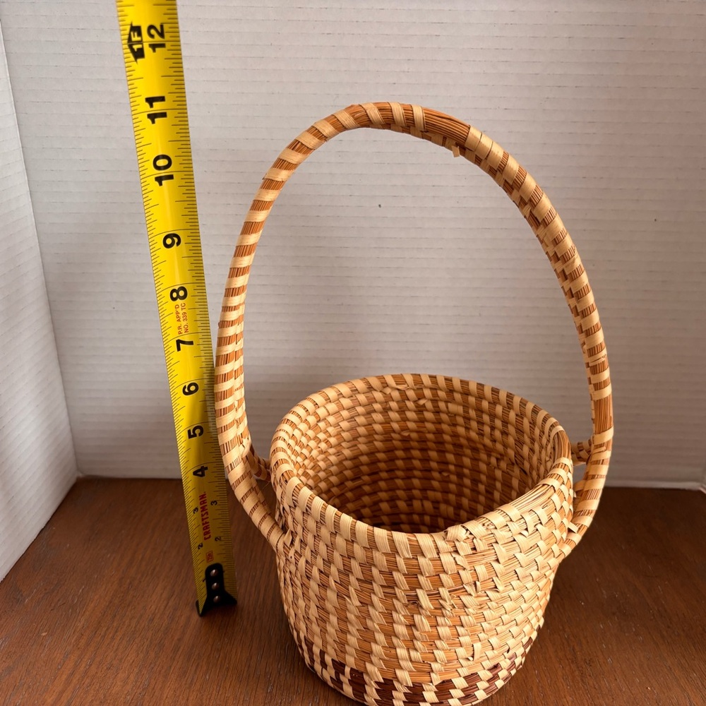 Vintage Gullah Sweetgrass Basket from Charleston, S.C. Cottagecore Rustic - Picture 4 of 7